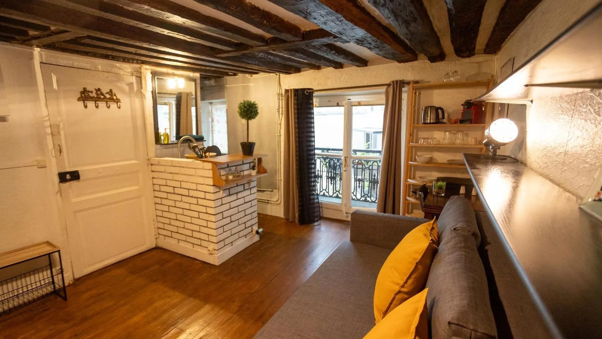 Apartment Ferienwohnung Studio Cosy Romantique En Plein Coeur De Paris