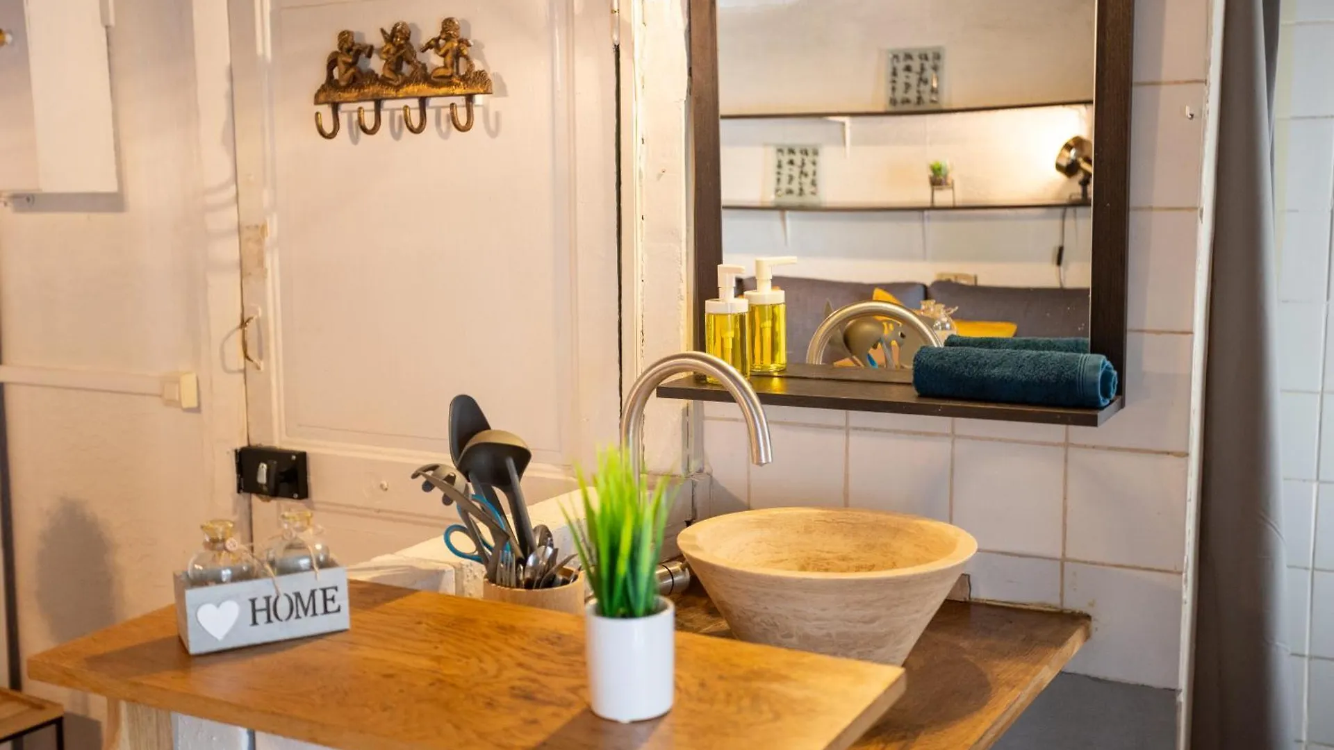 Studio Cosy Romantique En Plein Coeur De Paris Apartment France