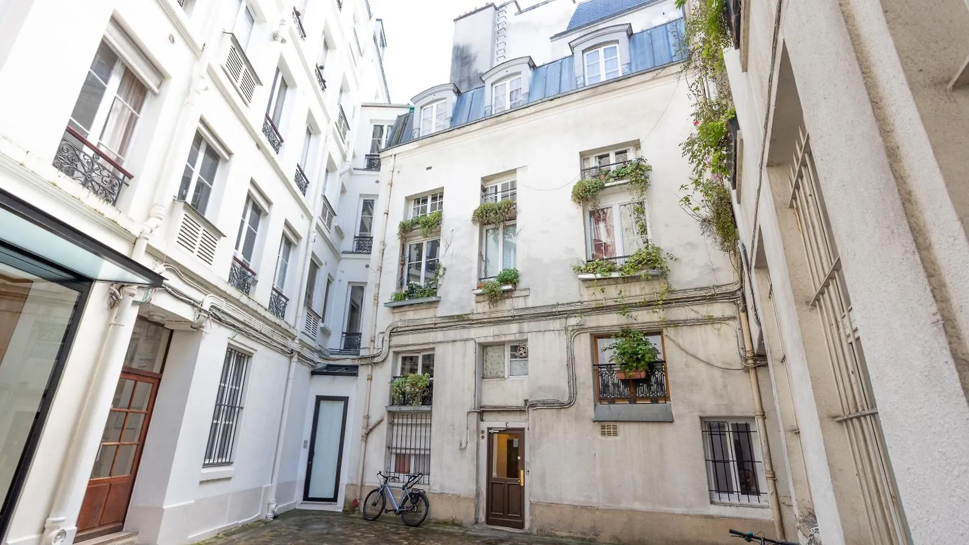 Apartamento Studio Cosy Romantique En Plein Coeur De París 0*,